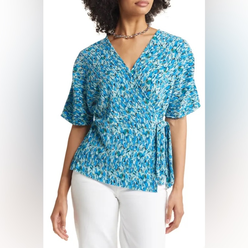 NWT Halogen Women’s Size Large Blue and Green Abstract Plisse Textured Wrap Top